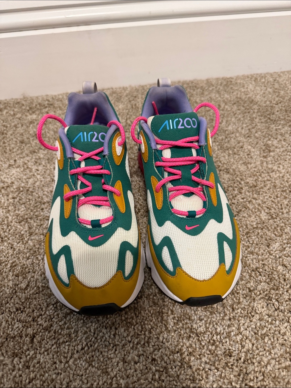 Nike AirMax 200 Mystic Green sneakers